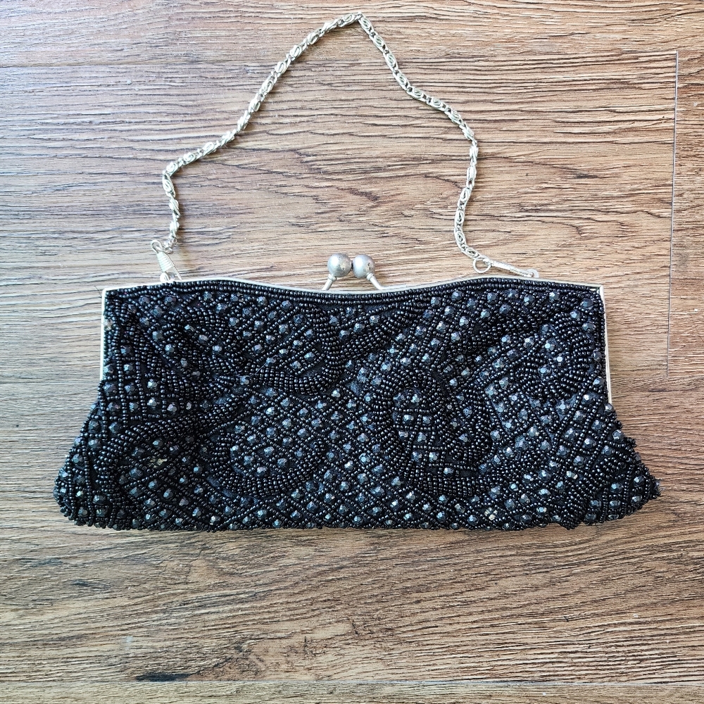 Beaded clutch
